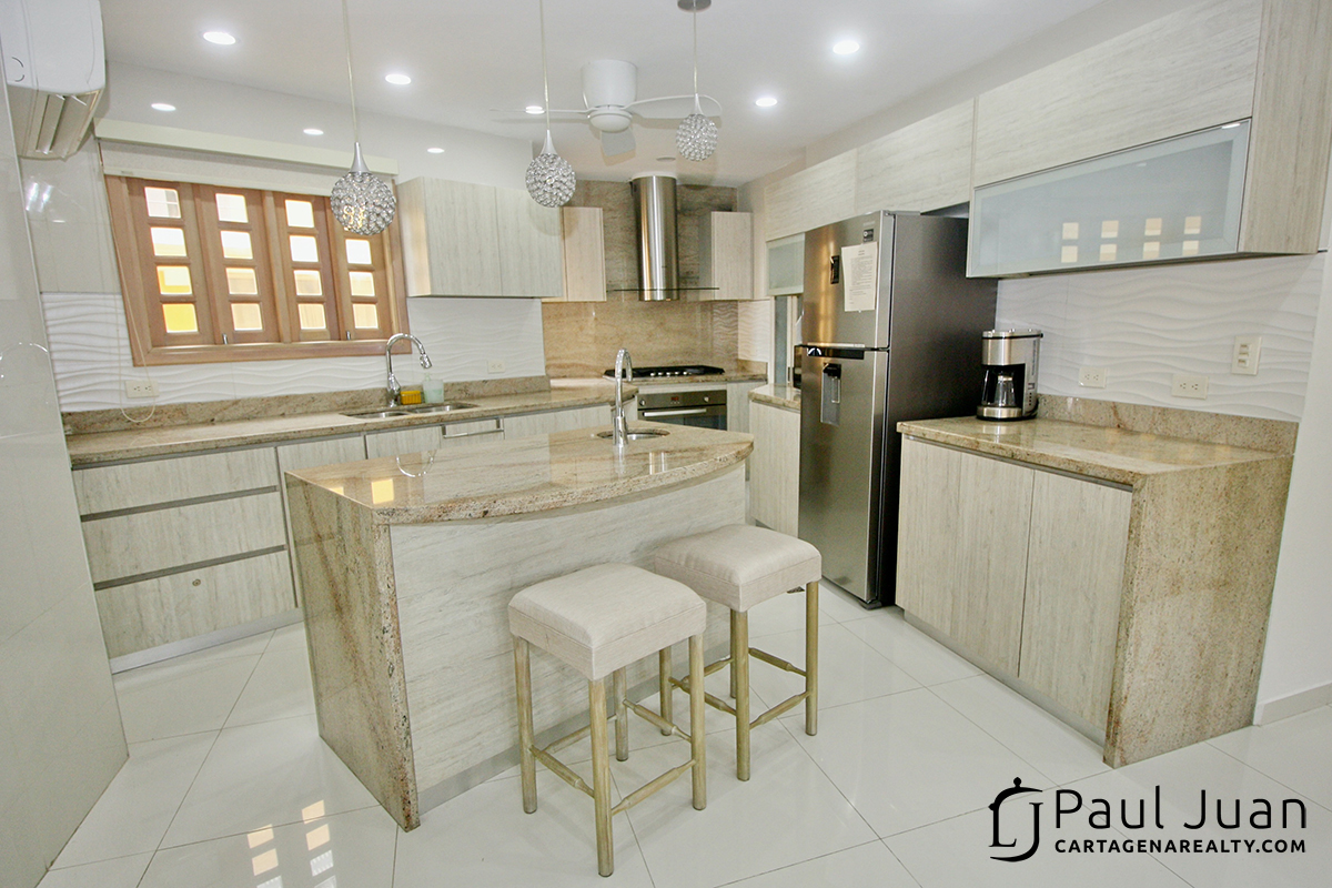 Beautiful fully remodeled apartment